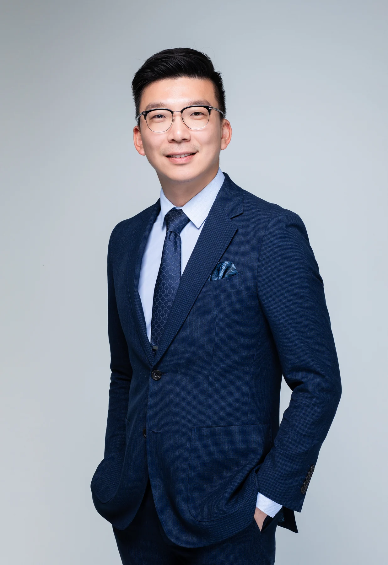 慕義地產顧問 Alan 翁維隆本人形象照